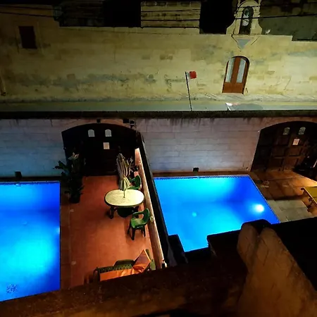 Two Connected In Gozo With 2 Private Pools Rooftops And Bbq Sleeps 16 * Għarb