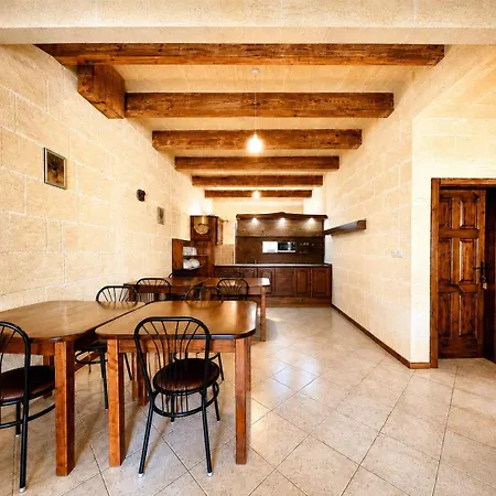 Two Connected In Gozo With 2 Private Pools Rooftops And Bbq Sleeps 16 * Għarb