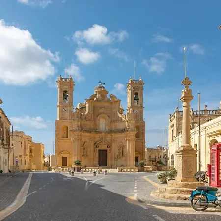 Nyaraló Two Connected In Gozo With 2 Private Pools Rooftops And Bbq Sleeps 16