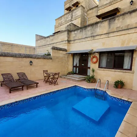 Nyaraló Two Connected In Gozo With 2 Private Pools Rooftops And Bbq Sleeps 16 *