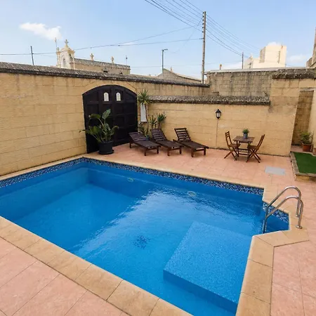 Nyaraló Two Connected In Gozo With 2 Private Pools Rooftops And Bbq Sleeps 16 *