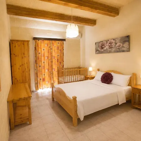 Two Connected In Gozo With 2 Private Pools Rooftops And Bbq Sleeps 16 *