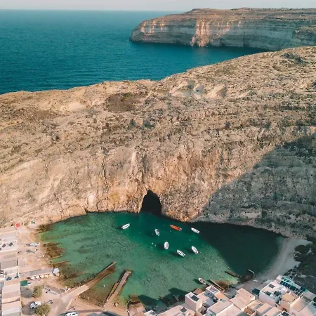 Nyaraló Two Connected In Gozo With 2 Private Pools Rooftops And Bbq Sleeps 16 *