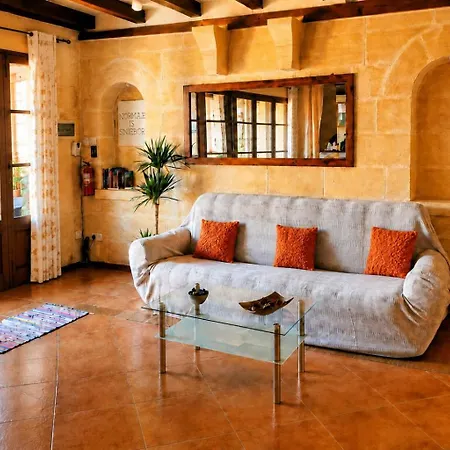 Nyaraló Two Connected In Gozo With 2 Private Pools Rooftops And Bbq Sleeps 16 Għarb