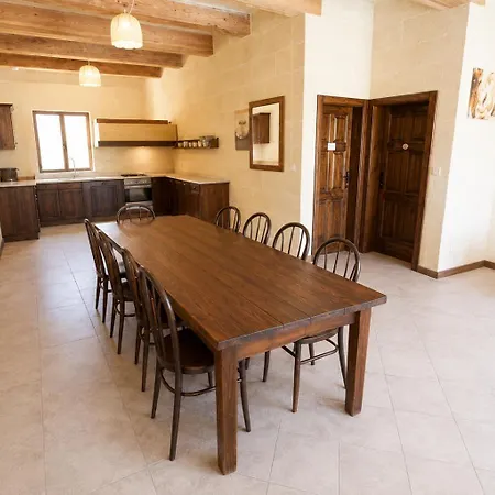 Two Connected In Gozo With 2 Private Pools Rooftops And Bbq Sleeps 16 Għarb