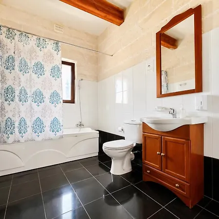 Two Connected In Gozo With 2 Private Pools Rooftops And Bbq Sleeps 16 Għarb