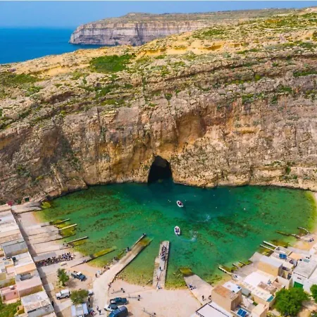 Two Connected In Gozo With 2 Private Pools Rooftops And Bbq Sleeps 16 *