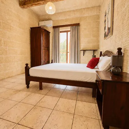 Nyaraló Two Connected In Gozo With 2 Private Pools Rooftops And Bbq Sleeps 16 *