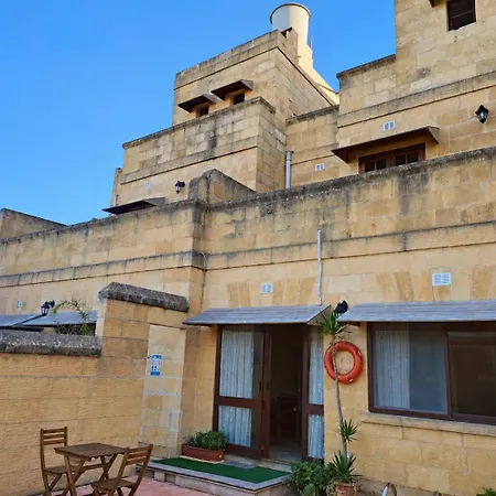 Two Connected In Gozo With 2 Private Pools Rooftops And Bbq Sleeps 16 * Għarb