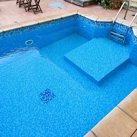 Two Connected In Gozo With 2 Private Pools Rooftops And Bbq Sleeps 16 Għarb