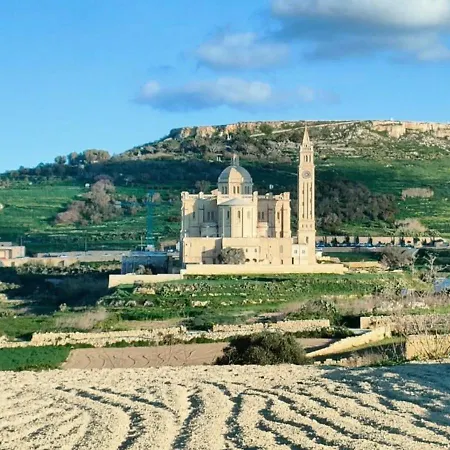 Two Connected In Gozo With 2 Private Pools Rooftops And Bbq Sleeps 16 Għarb